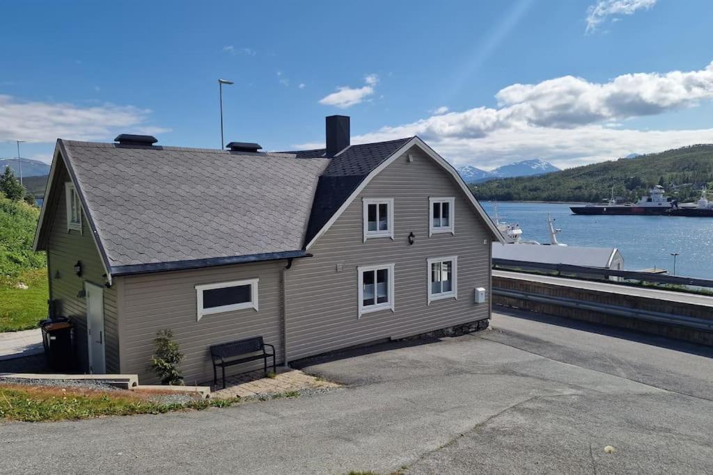 Enebolig I Feriehus